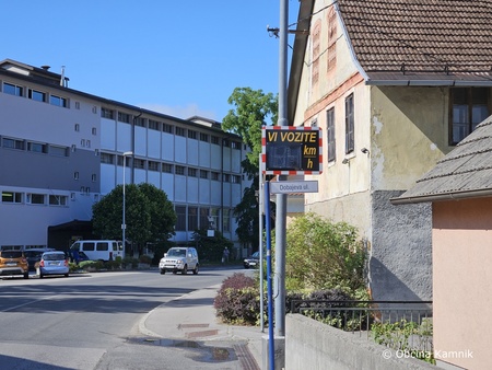 Radarska tabla (2)